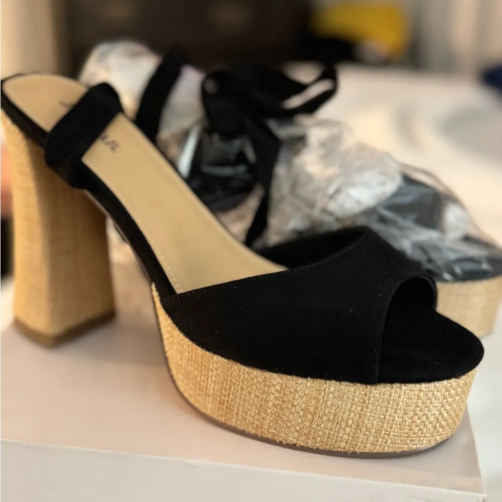 JustFab Black and Tan Platform Heels - Image 4