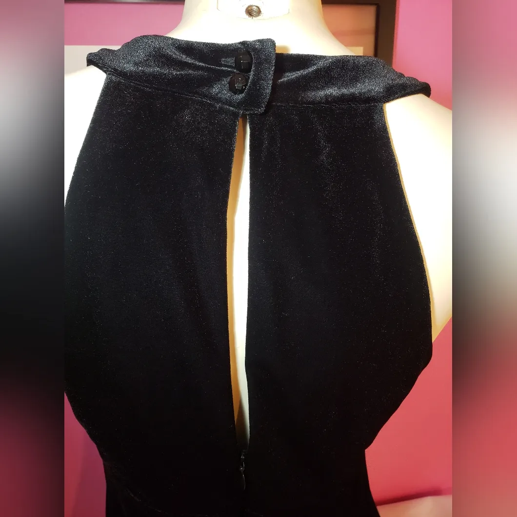 Vintage late 90s / Y2K era Connected black velvet halter dress size 8 - Image 8