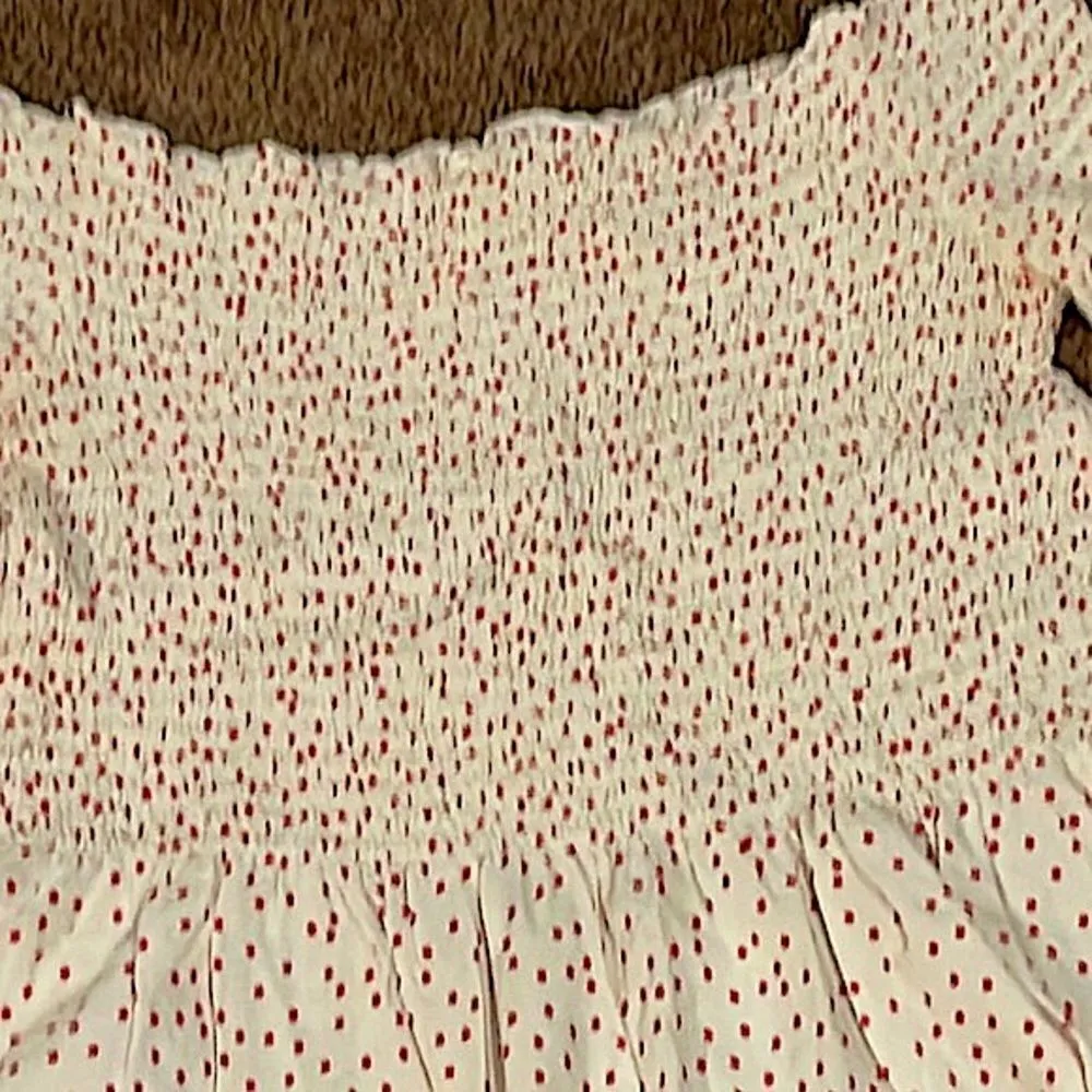 Size XS Top. With elastic bodice. White with‎ red dots. Off the shoulder. - Image 2