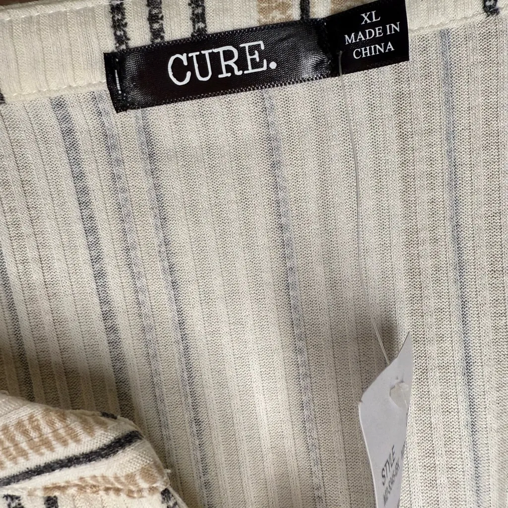 Cream and Black Striped Zip - Image 5