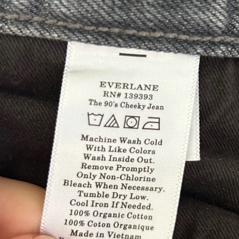 Everlane Washed Black 90’s Cheeky Jean 100% Organic Cotton Straight Leg 27 Crop - Image 6