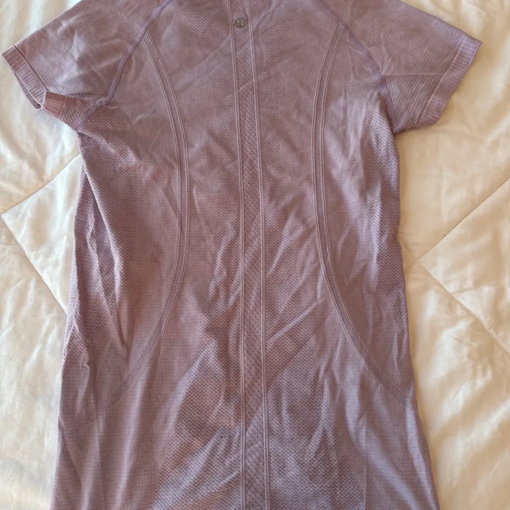 Lululemon Swiftly Tech Short Sleeve Crew Lilac Quartz / Lilac Quartz - Image 3