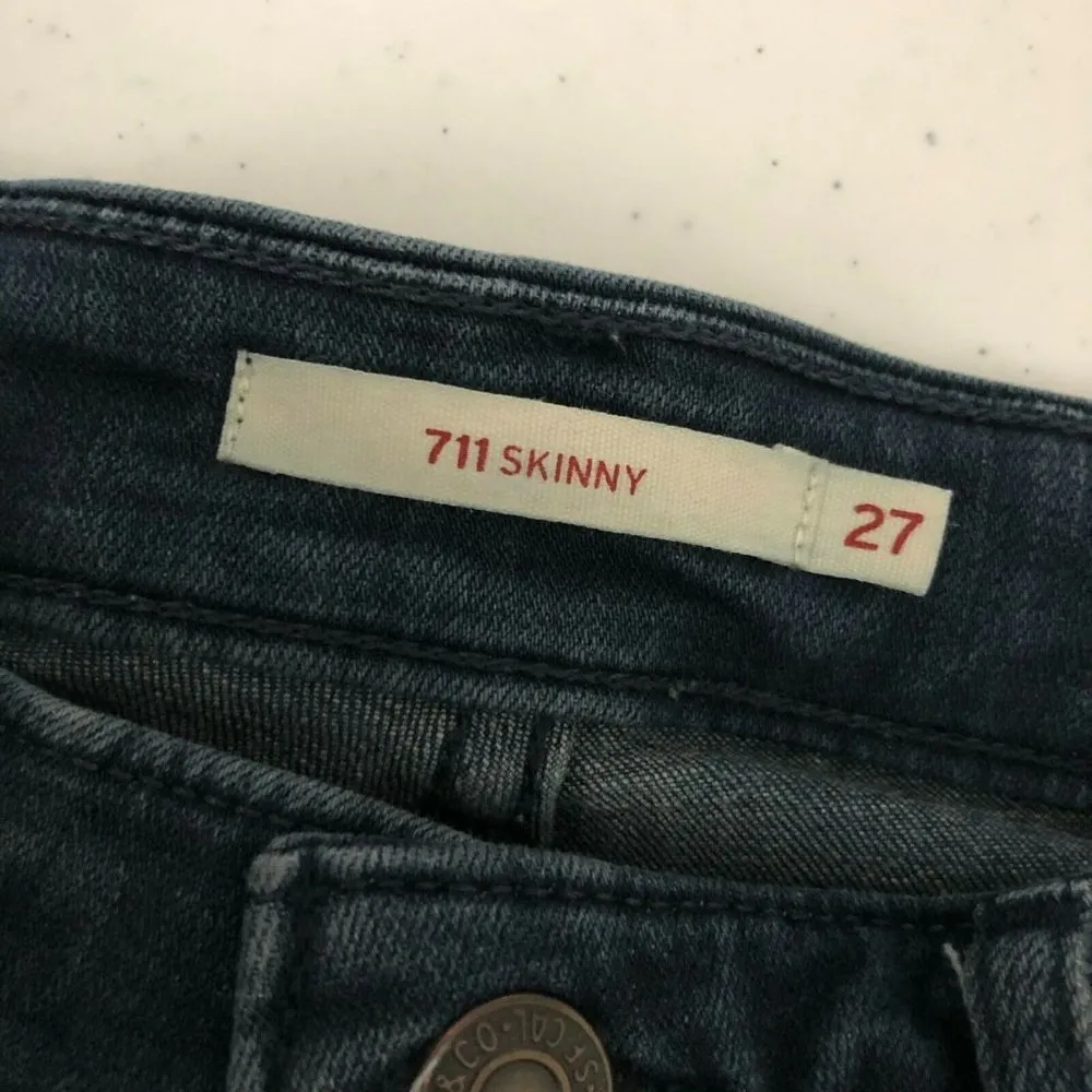 Levis Womens Jeans 711 Skinny Dark Wash Ankle Crop Raw Hem Stretch Size 27 - Image 3