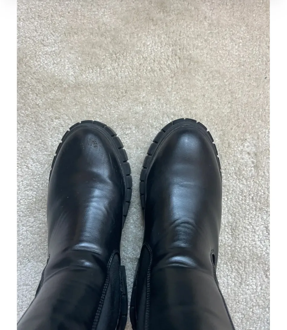 Nasty Gal Chelsea Black Boots 7 - Image 5