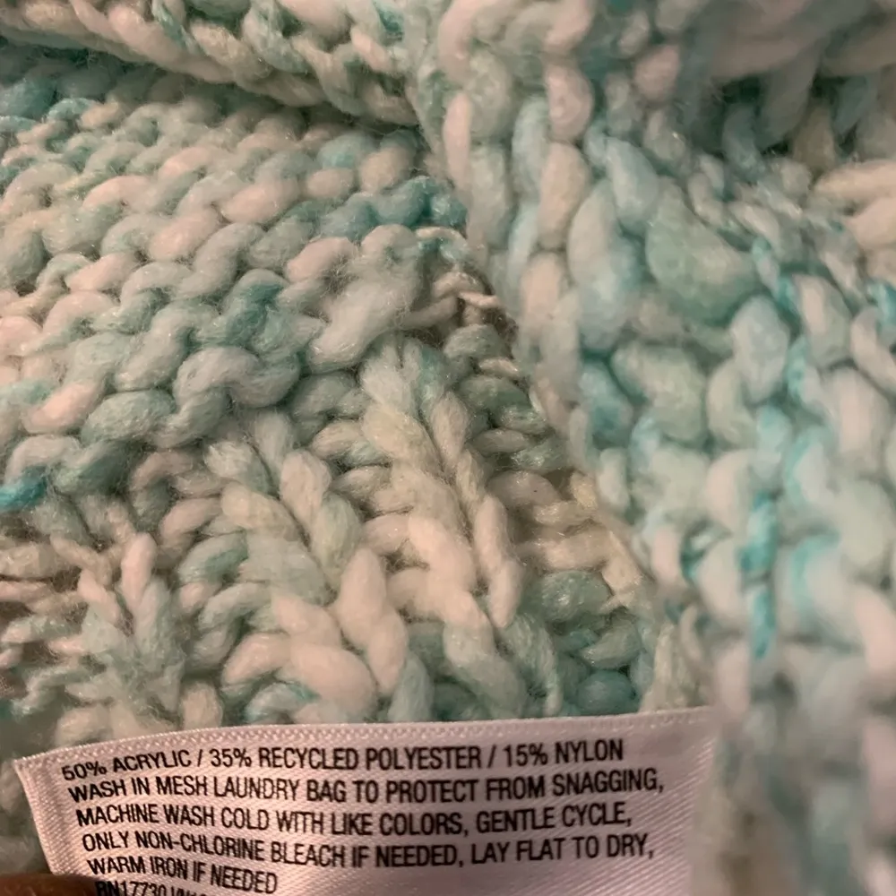 NWT Women's Button-Front Cropped
Cardigan - Wild Fable Mint Green... Sz Xs - Image 7