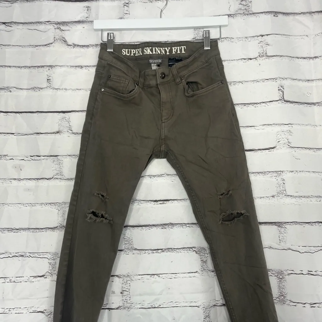 H&M Divided Super Skinny Jeans Mid Rise Olive Green Women’s 29 Distressed Hem - Image 6