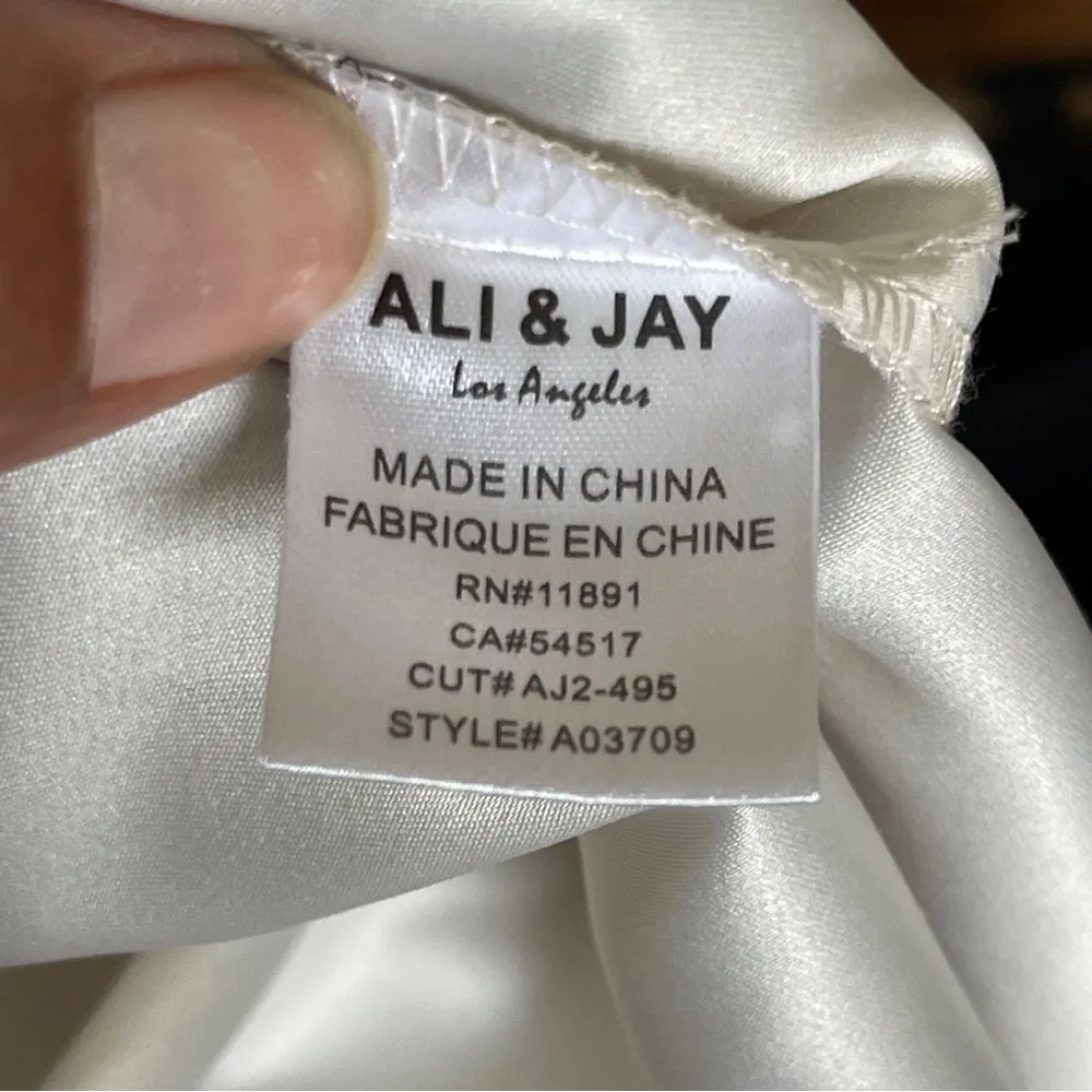 ALI & JAY | Floral Cold Shoulder Mini Dress Sz M - Image 10