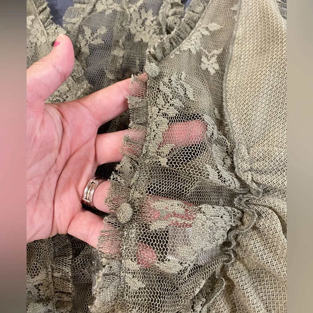 Urban Outfitters lace sexy vest top size small - Image 8