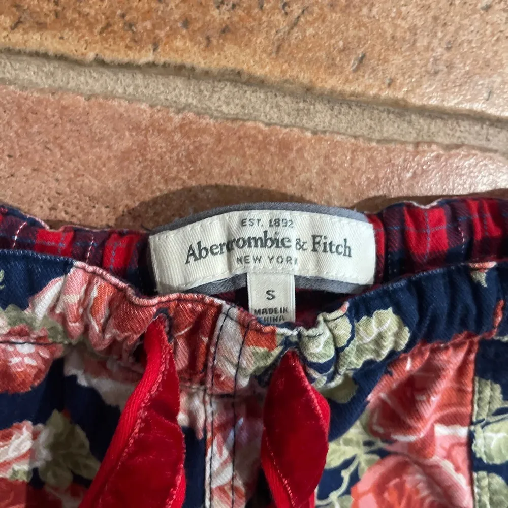 Abercrombie and Fitch cut off flannel Loungepants - Image 2