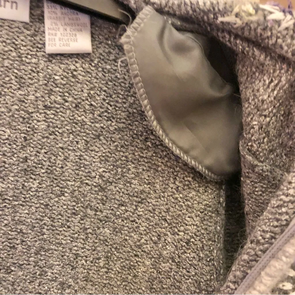 Dressbarn Silk Angora Wool Silk Floral Embroidered‎ Full Zip Sweater Grey Small - Image 4