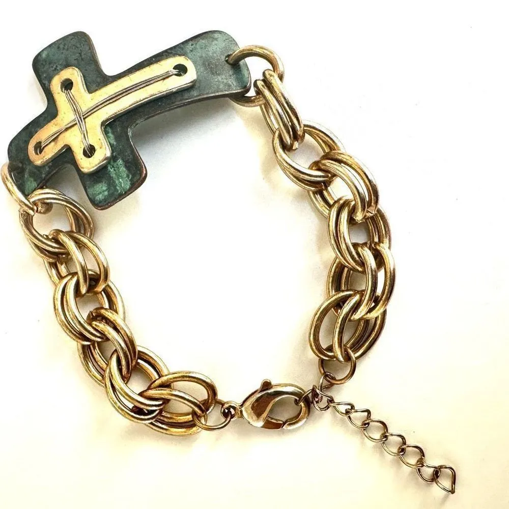 Green and gold tone cross chain bracelet - Image 4