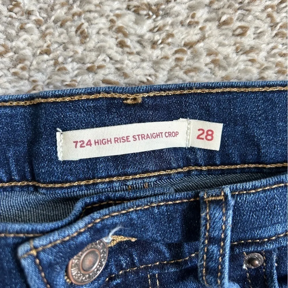 Levi’s 724 High Rise Straight Crop Blue Denim Distressed Casual Size 28 - Image 3