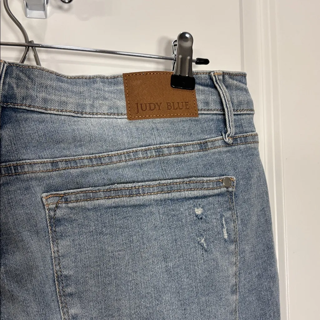 MID RISE CONTROL TOP DISTRESSED SKINNY JEANS BY JUDY BLUE JB88797 - Image 5