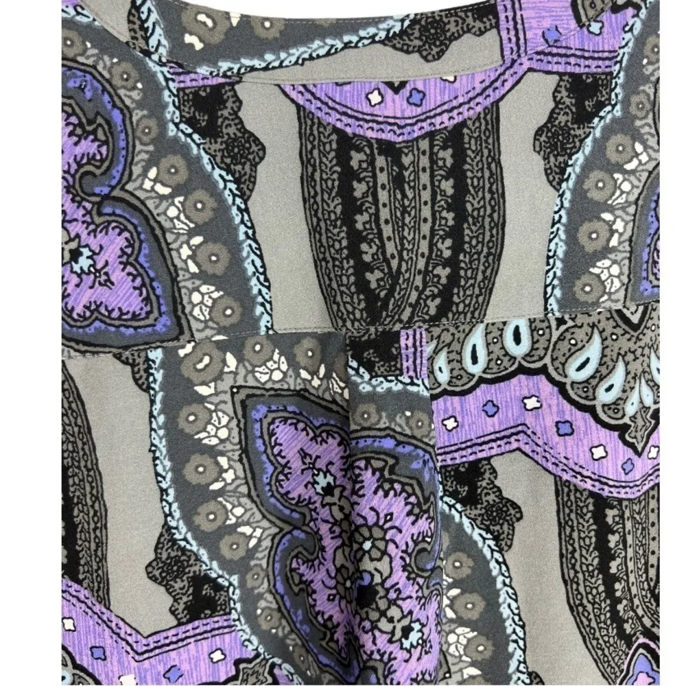 Denim & Co. Printed Split Y Neck Tunic with Flared Sleeves‎ S Gray - Image 7