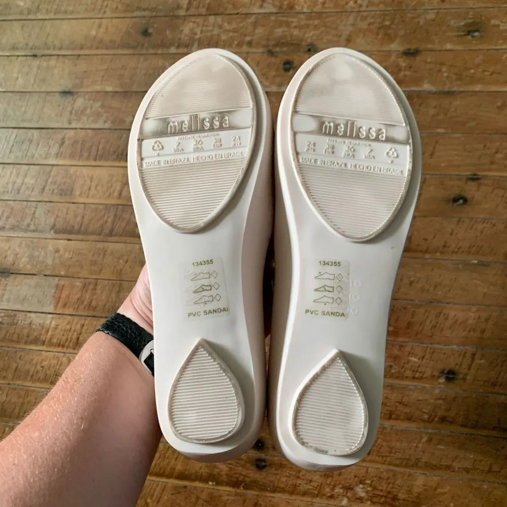 Melissa nude gold bow jelly rubber size 7 peep toe kitten heels - Image 2