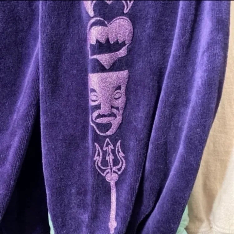 Disney parks evil queens villains velour spirit jersey S - Image 5