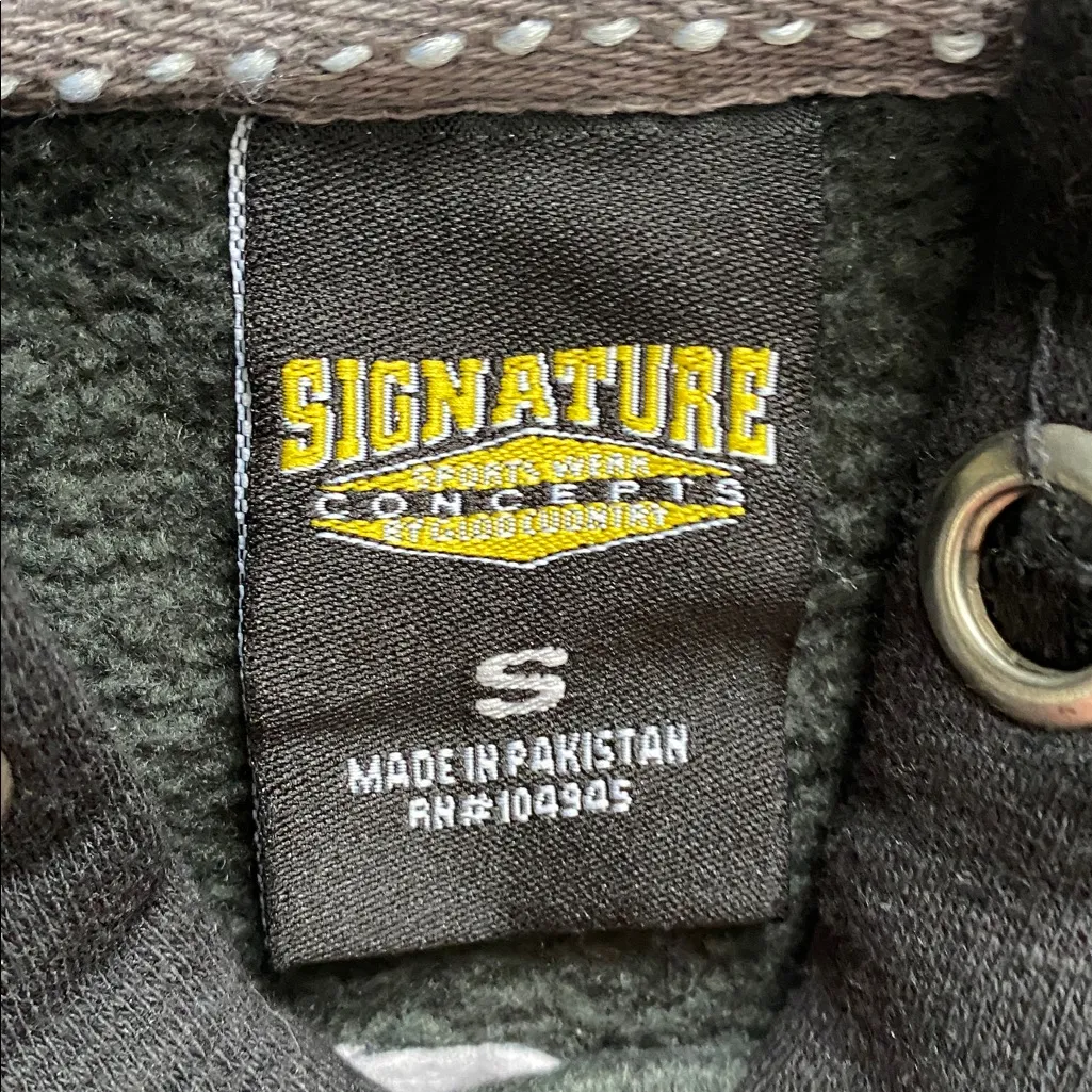 Wisconsin Badgers Football Hoodie Black - Image 4