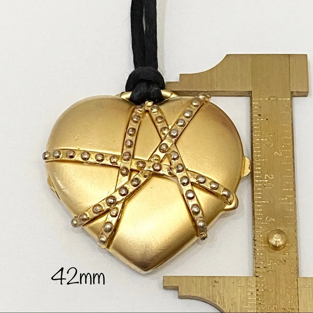 Vintage Estée Lauder Heart Locket Necklace - Image 9
