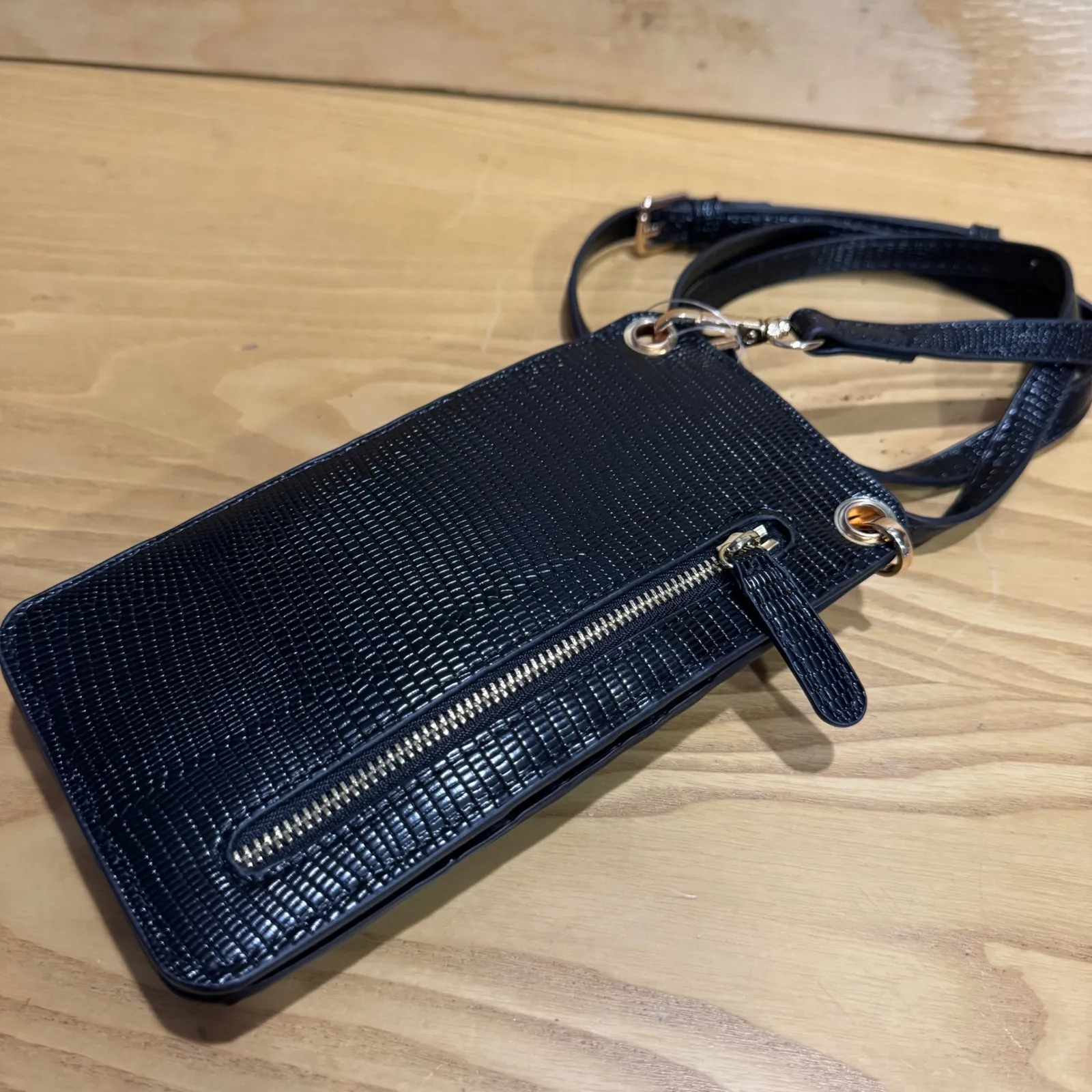 NWT Kelly & Katie Black Claire Flap Phone Crossbody Bag - Image 7
