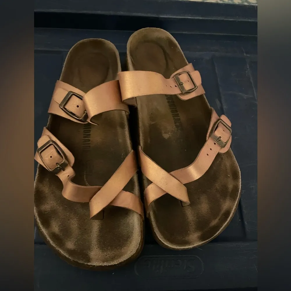 Cushionaire Luna Cork Footbed Sandals‎ Rose Gold Size 9W - Image 4