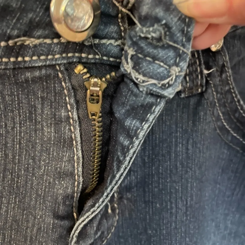 Out Jeans Stretch Capri Dark Wash Y2K Size 6 - Image 5