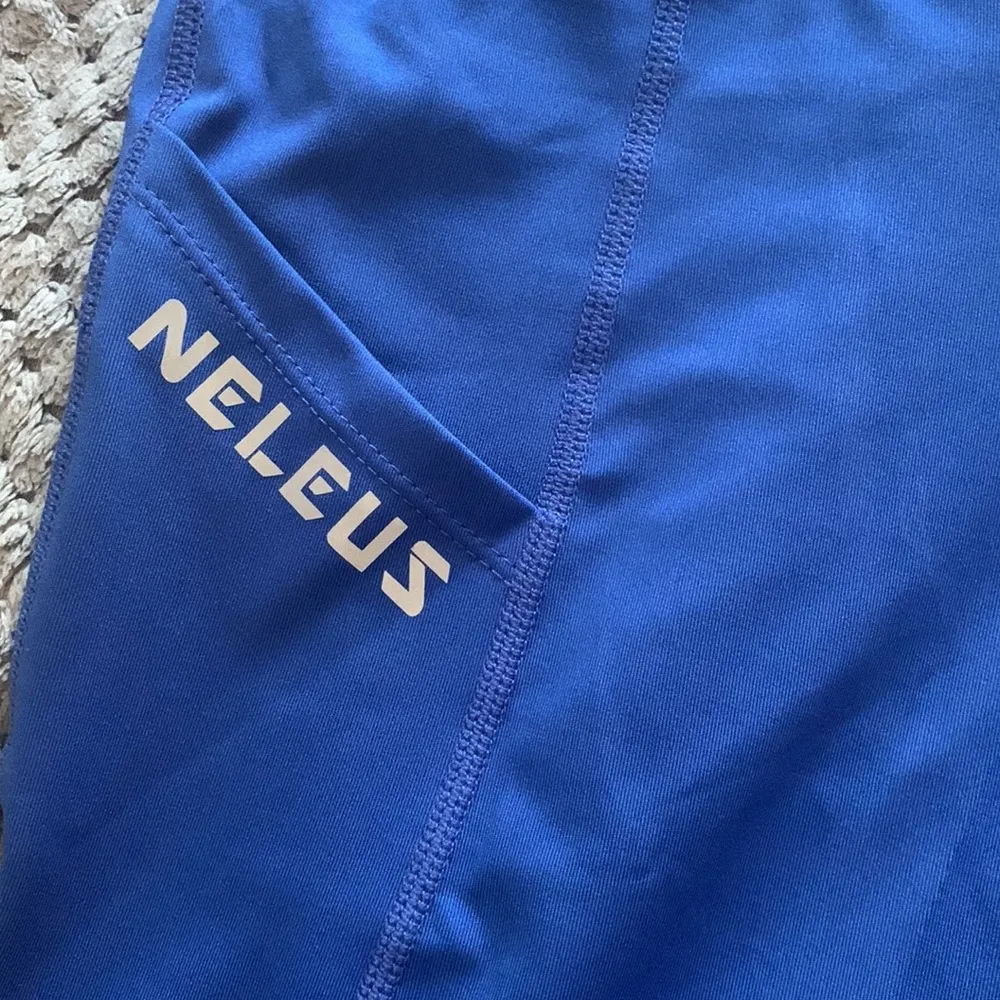 NELEUS BRIGHT BLUE CAPRI LEGGINGS SIZE SMALL #1477 - Image 3