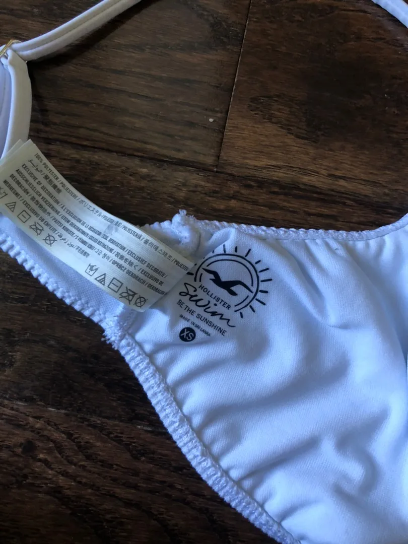 Hollister Bathing Suit Top - Image 4