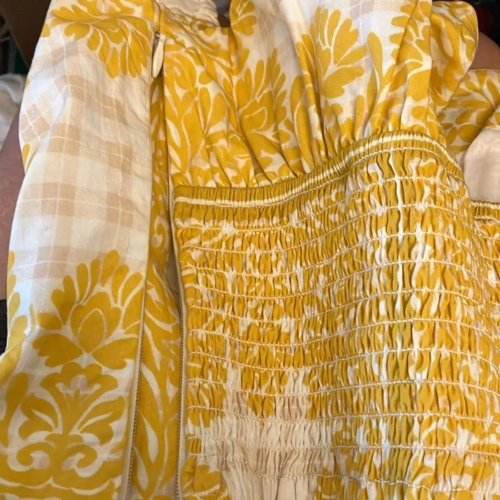 Du Paradis: Marigold cropped, side zip, thick strap top - Image 14