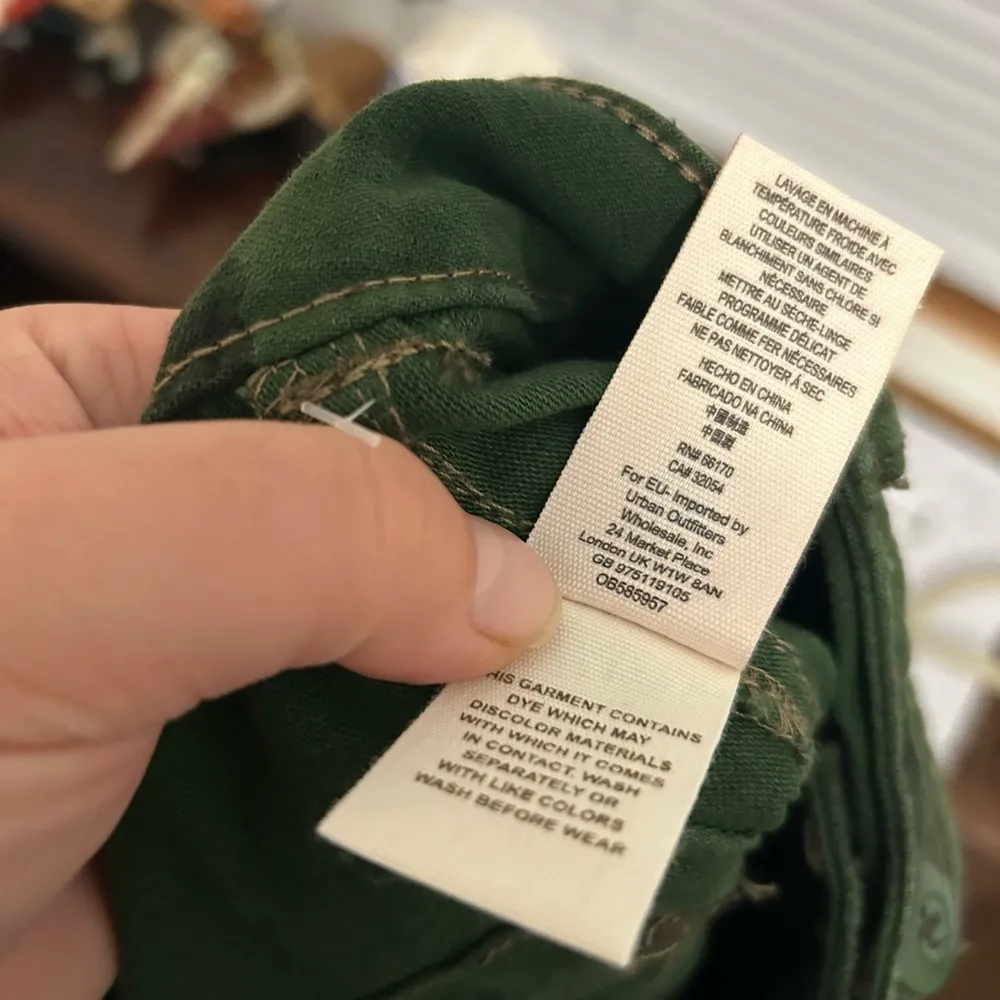 NWT FREE PEOPLE CAMO EMBROIDERED SHORTS - Image 5