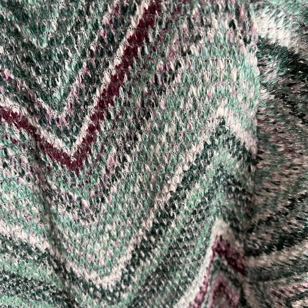 Eyeshadow  knit chevron cardigan size small - Image 2