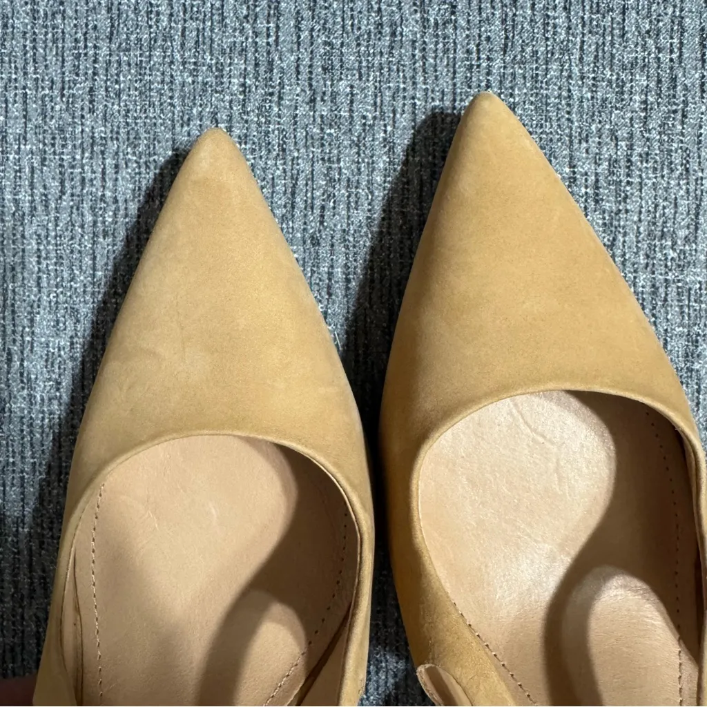 Schutz Boris Nubuck Pump - Image 8