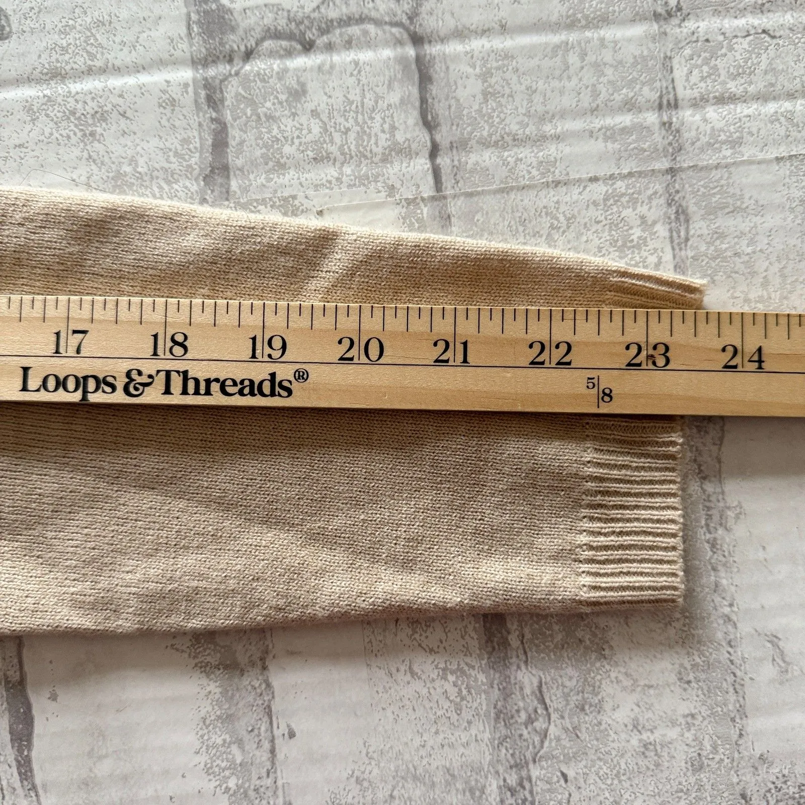 New York &  Sz MCo. Tan Beige Argyle V-Neck Sweater Relaxed Everyday Layer Sz M - Image 7