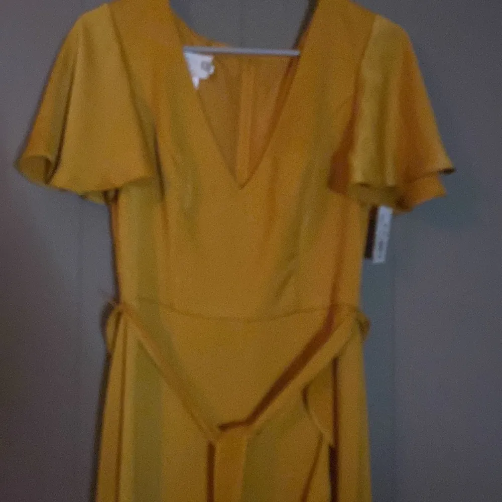 DAVID’S BRIDAL Bridesmaid Dress Women’s Size 6 Flutter Sleeve Crepe Satin Ruffle - Image 15