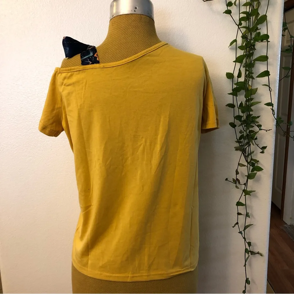 New Women's yellow t-shirt with ribbons - bow - scarf - Image 4
