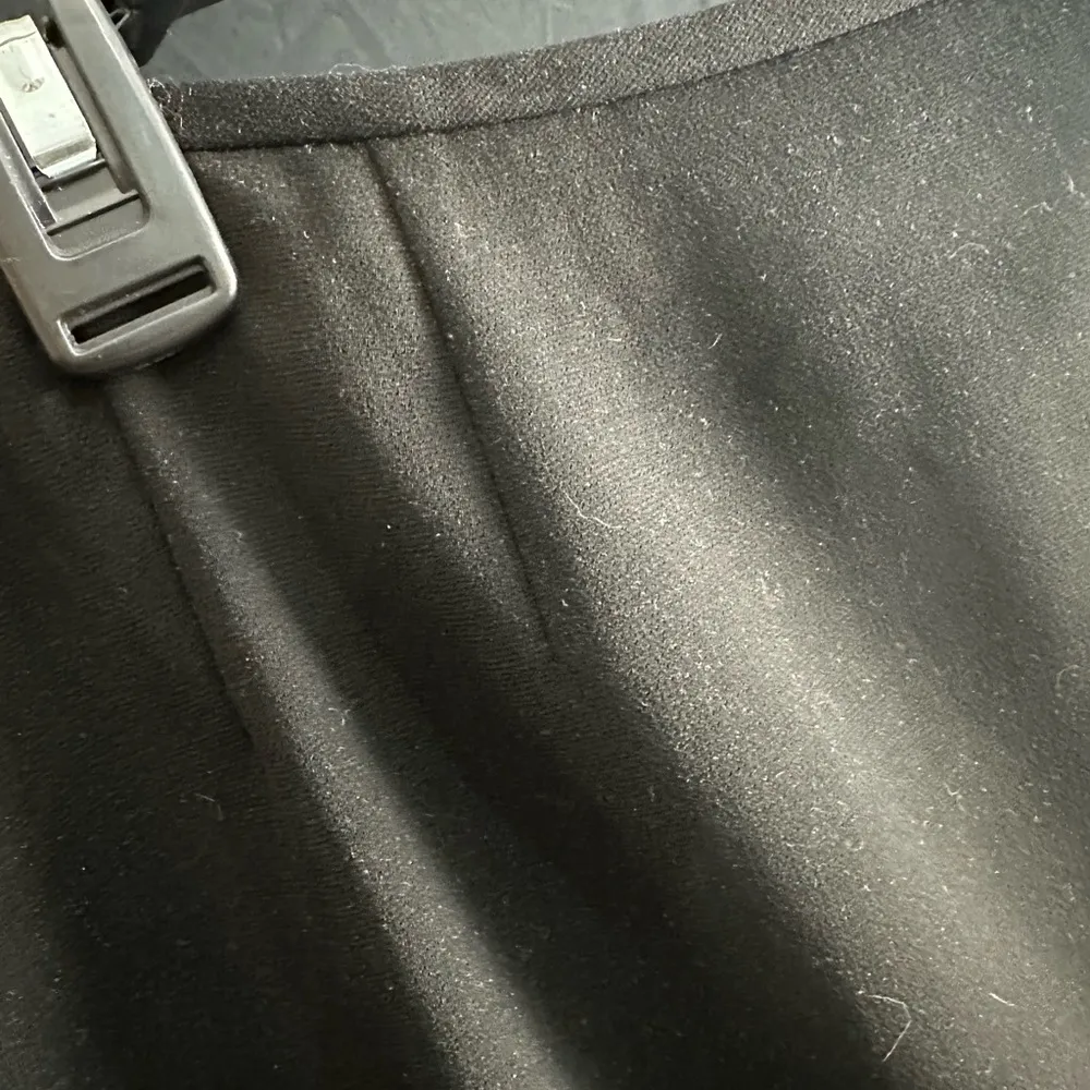 Vintage A Line Pencil Black Skirt Slit Size 14 Collections for Le Suit - Image 2