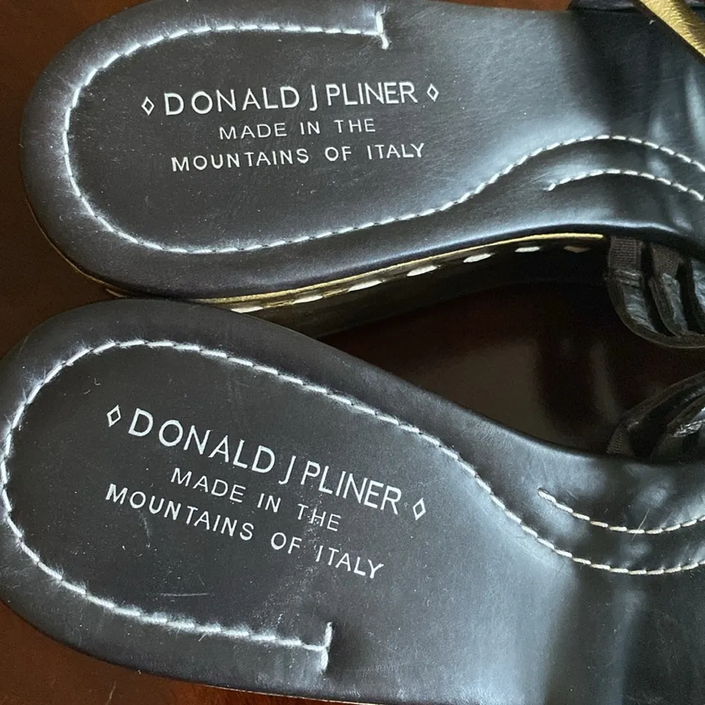 Donald Pliner Italian Siena Gold Bronze Metallic Wedges Strappy Sandal Mule Sz 9 - Image 6