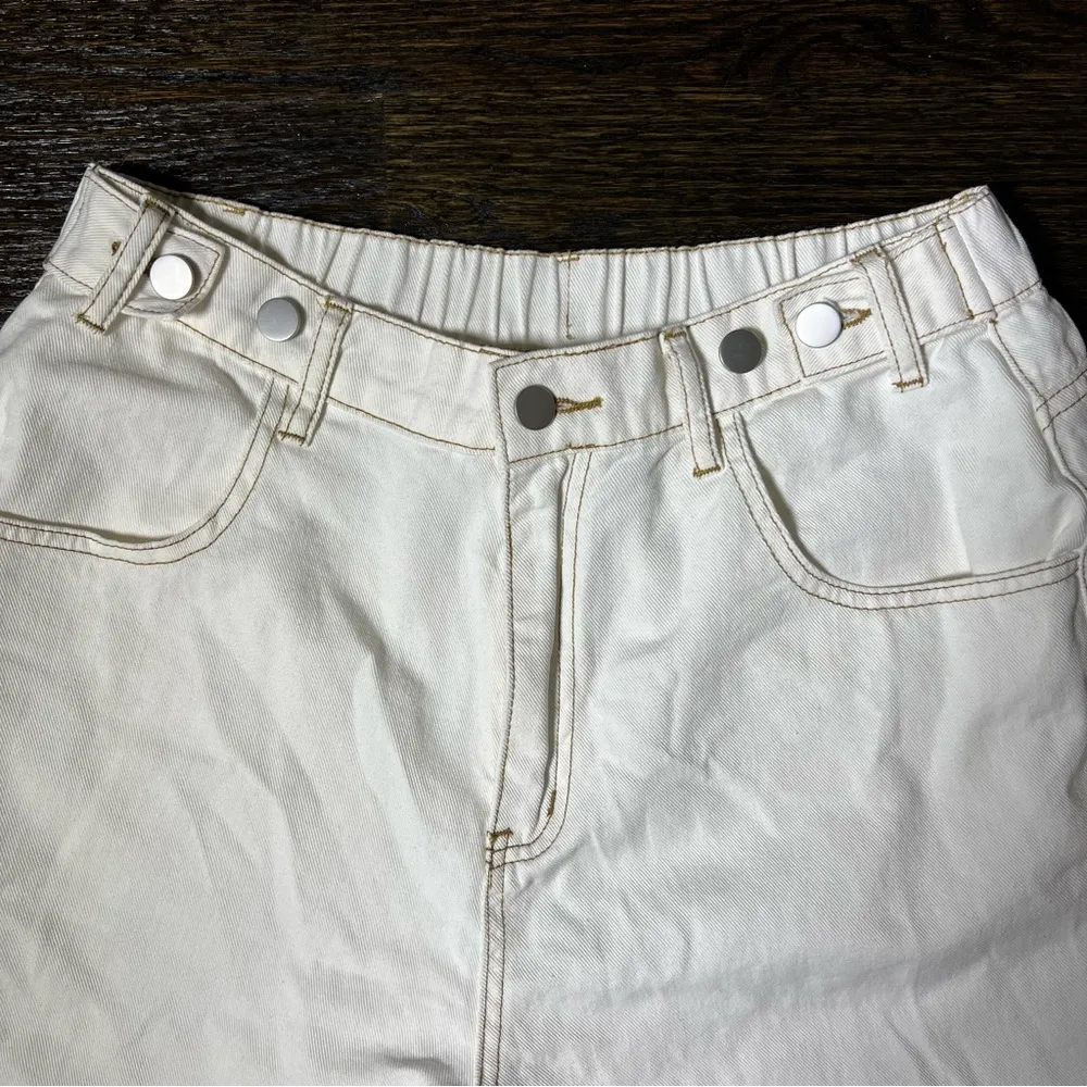 Shein Dazy White High Waist Shorts - Image 2