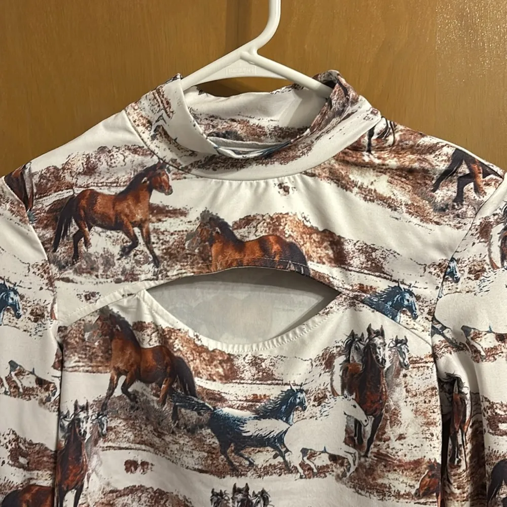 None Wild horses crop top - Image 2