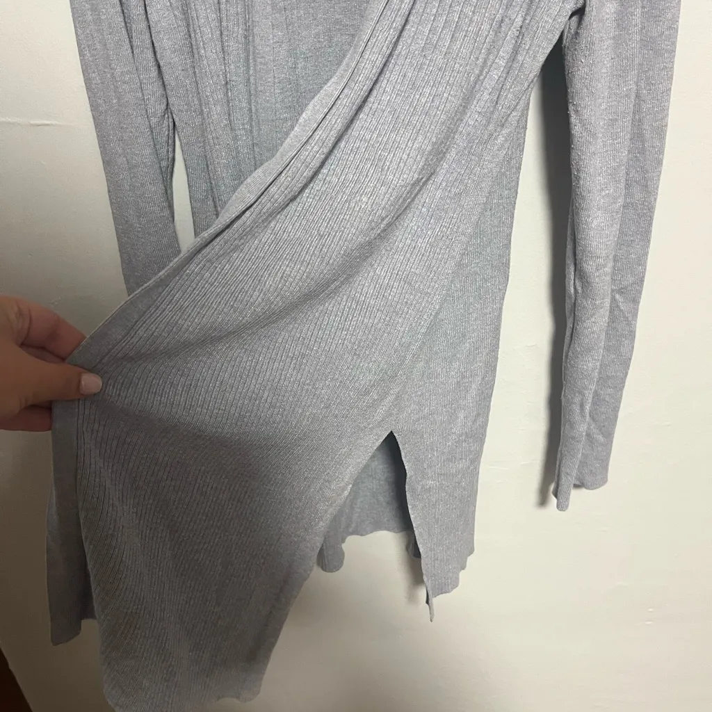 White House Black Market Light Gray Cardigan - Image 4