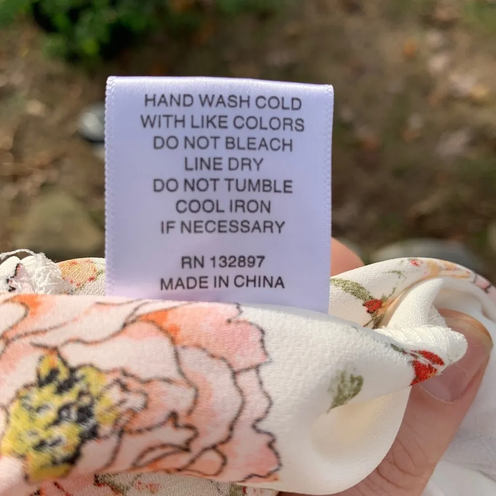 Rose & Olive Floral Relaxed Tunic Top V-neck Medium Girly Feminine Boho Chic - Image 10