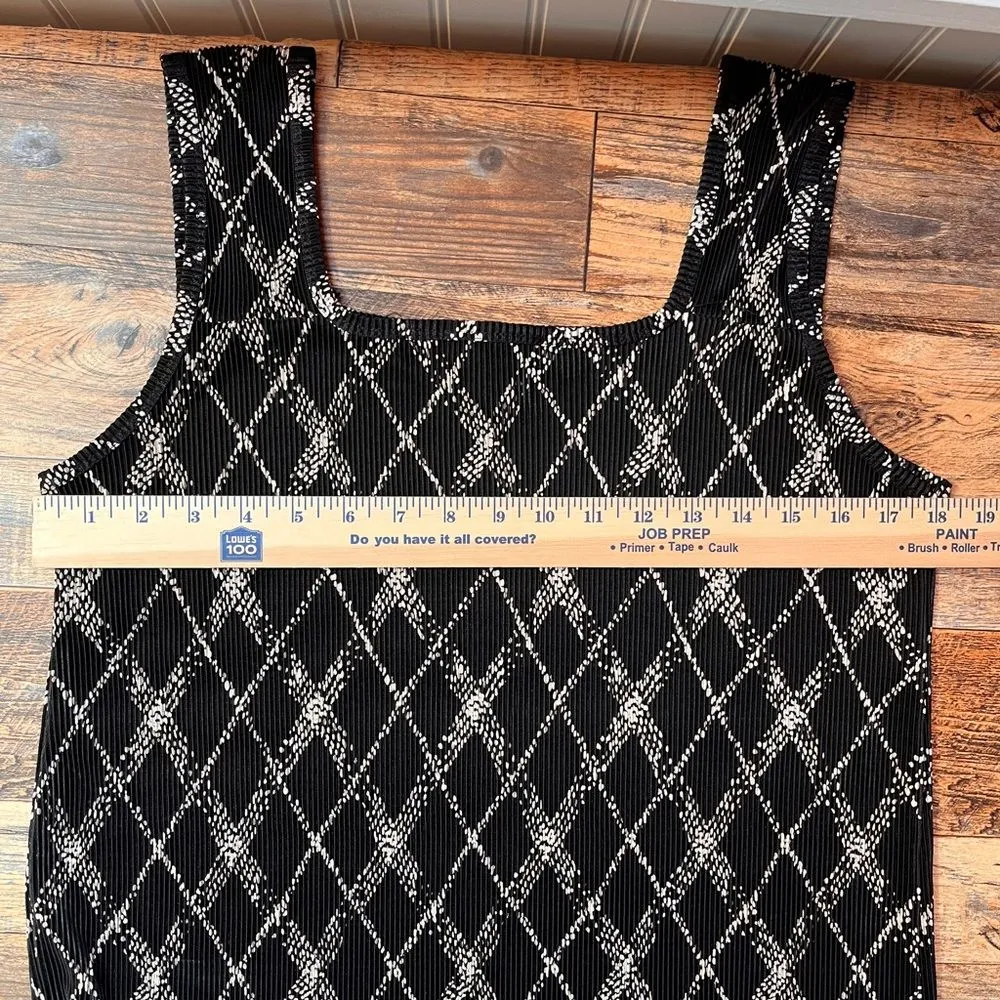Square Neck Diamond Pattern Black Tank Top Size L - Image 4