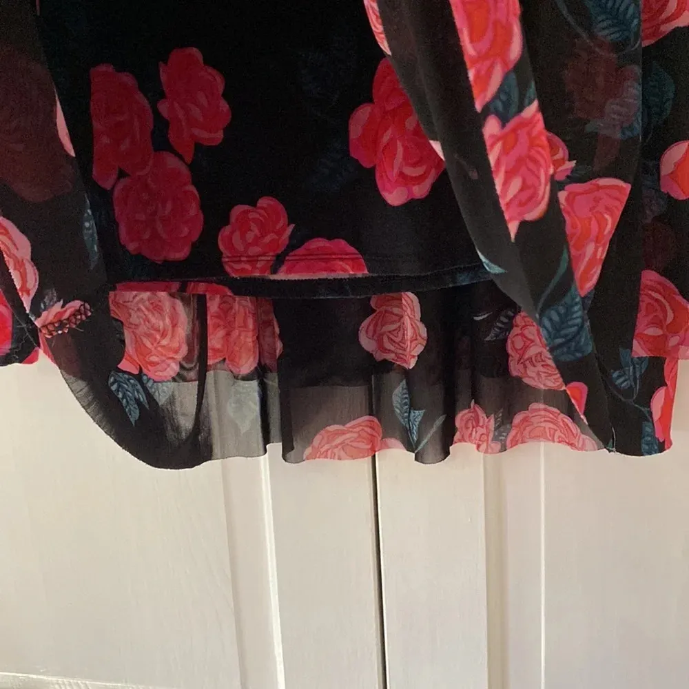 Matilda Jane Winter Blooms Long Sleeve Pink Rose Floral Tulle Overlay Black‎ Top - Image 5