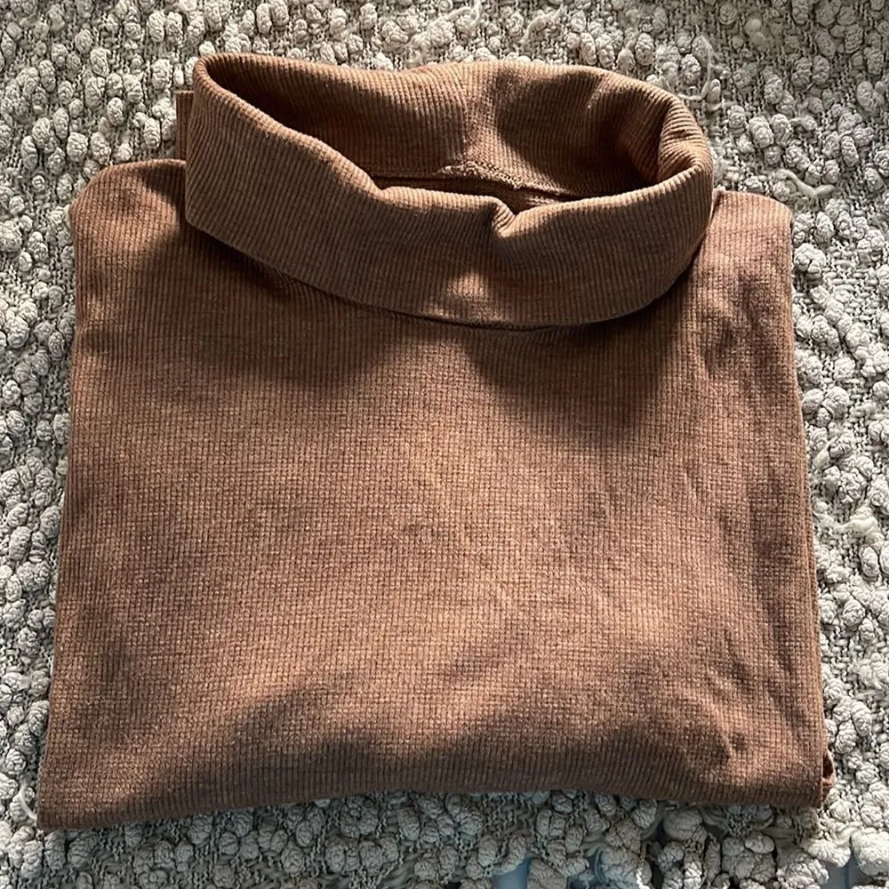 American Eagle Carmel colored waffle cowl neck crop‎ top. Size XS - Image 5