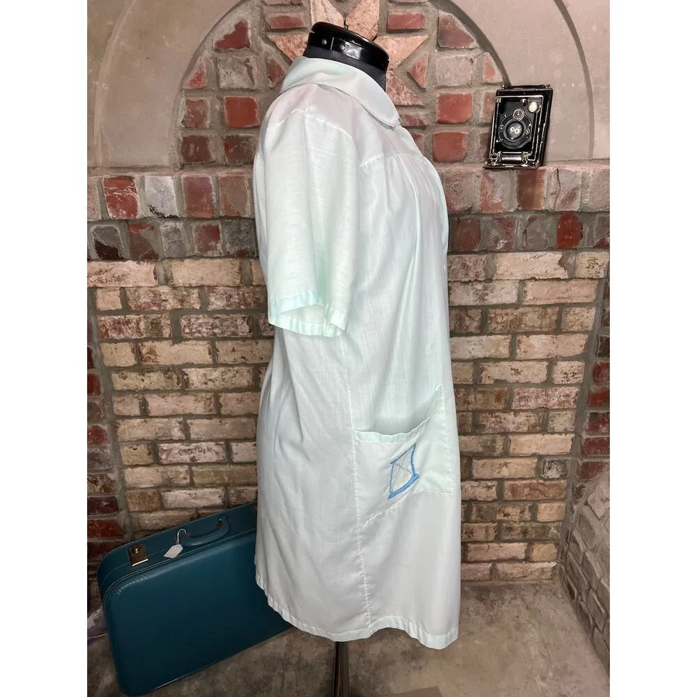 Vintage house dress frolicking embroidered pocket hourglass green blue Size L - Image 4