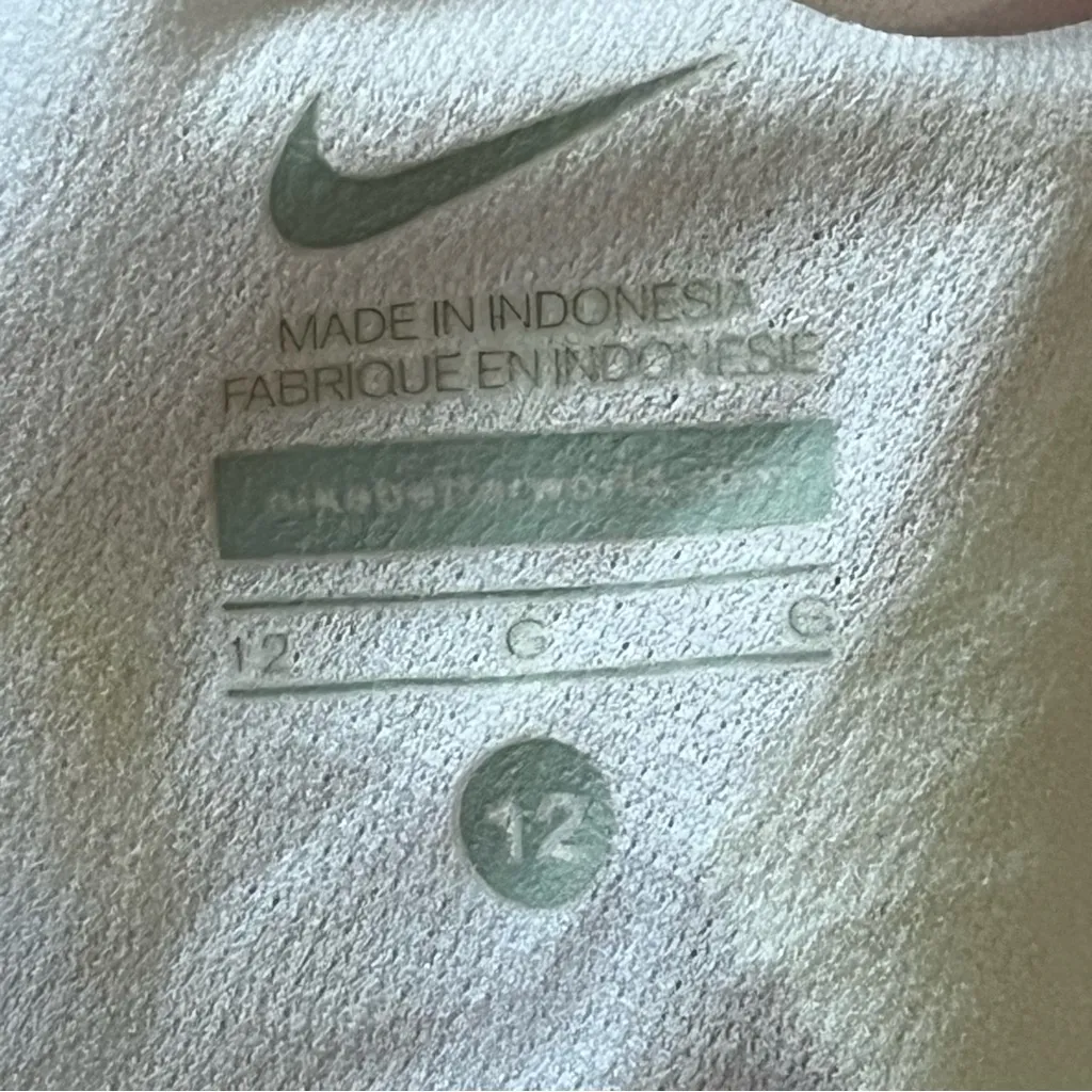 Nike Woman’s One Piece Swim Suit - Image 6