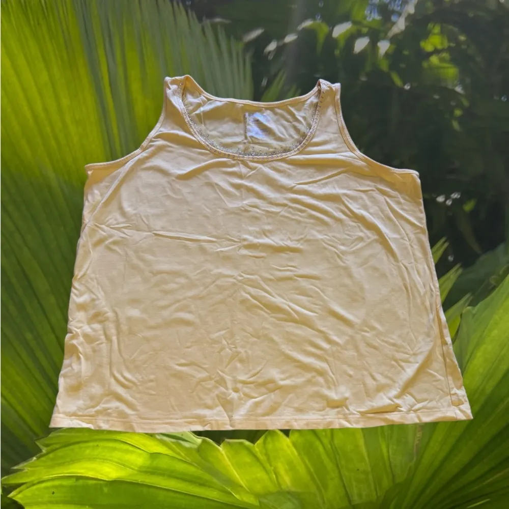 Venezia Tank Top Women’s 22/24 yellowScoopneck Ribbed Sleeveless size Gold Size undefined - Image 4