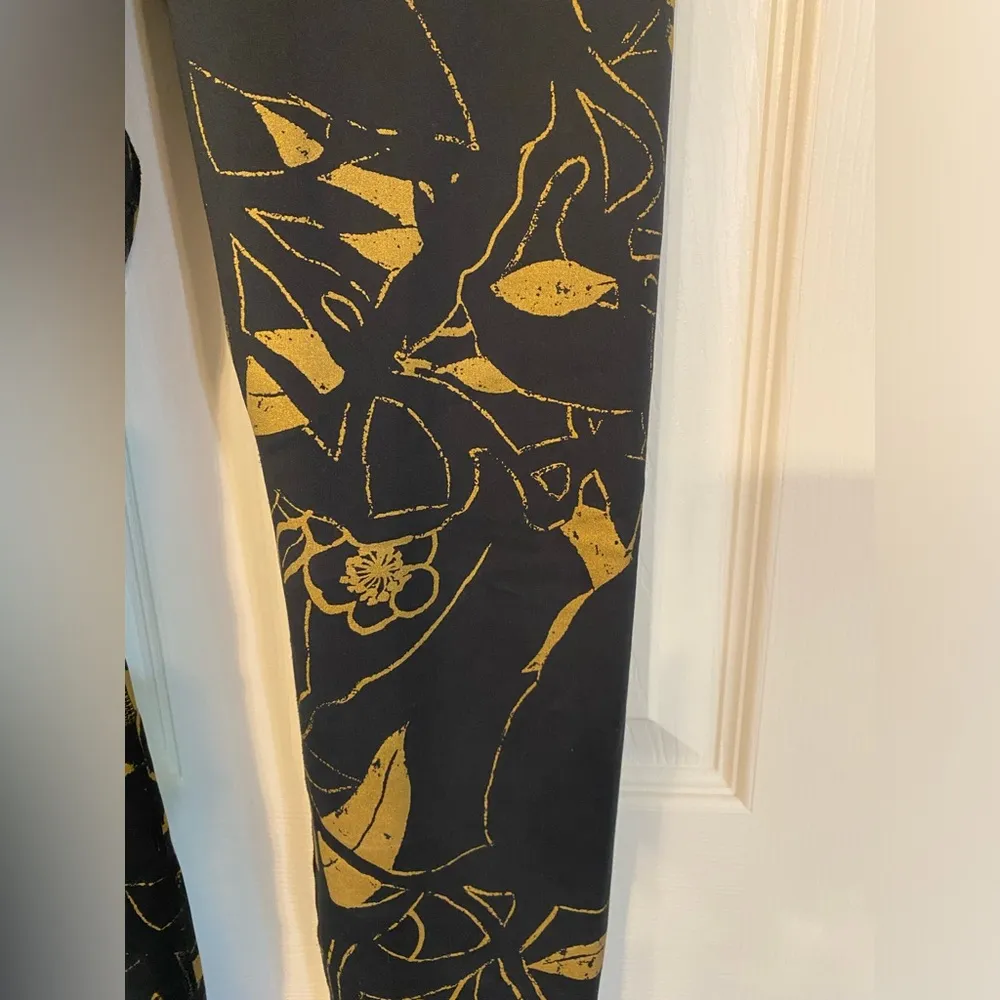 Nike | Black & Gold Yoga Pants, Size XS - Image 2
