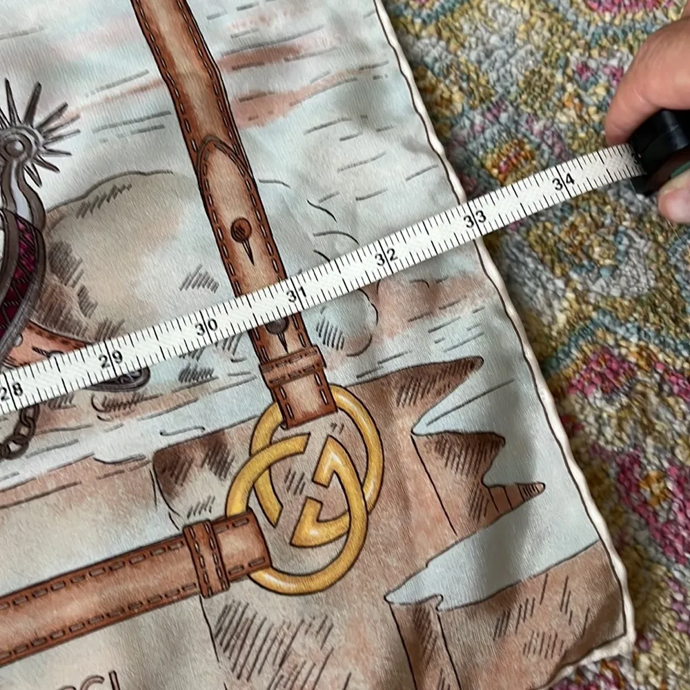 Gucci silk scarf excellent cond - Image 4