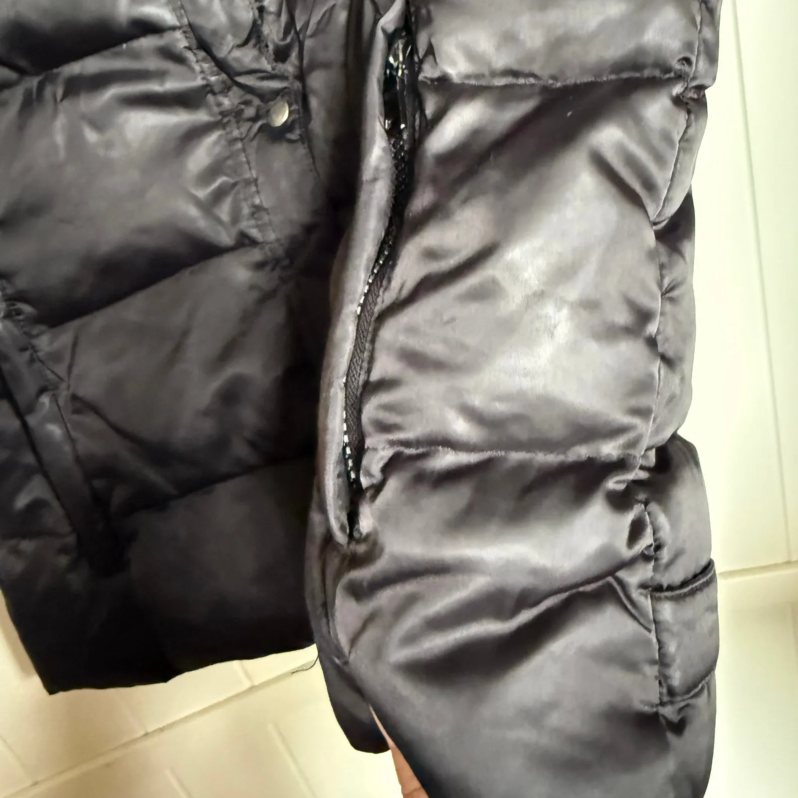 Express Womens Quilted Black Puffer Vest Size Large Duck Down Fill‎ - Image 6