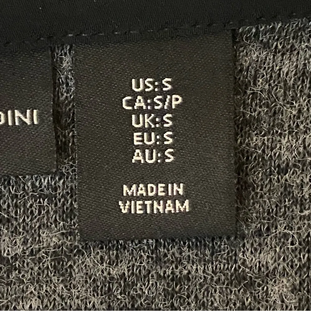 ADRIENNE VITTADINI Grey front and Black back split V-neck hi low dress Small EUC - Image 13